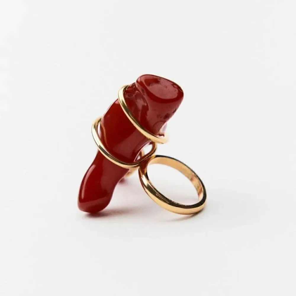 ZARA SET MATCHING SET FAUX CORAL NECKLACE AND RING